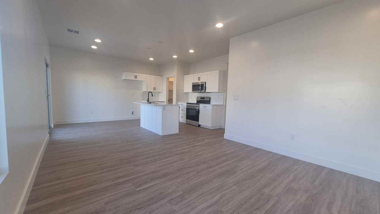 5677 S Weehawken Ln - Photo 2 of 24