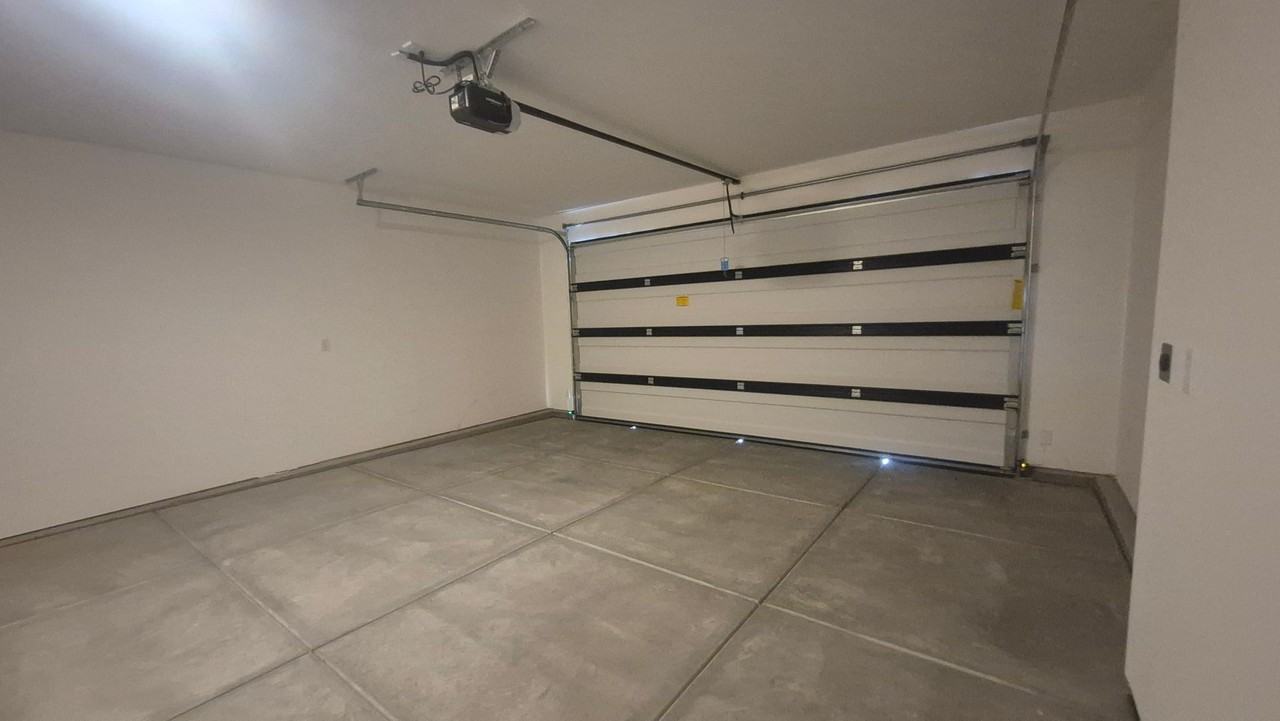5677 S Weehawken Ln - Photo 6 of 23