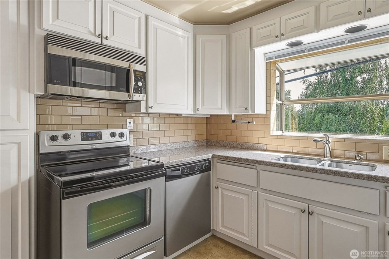 3242 36th Ave W - Photo 5 of 16