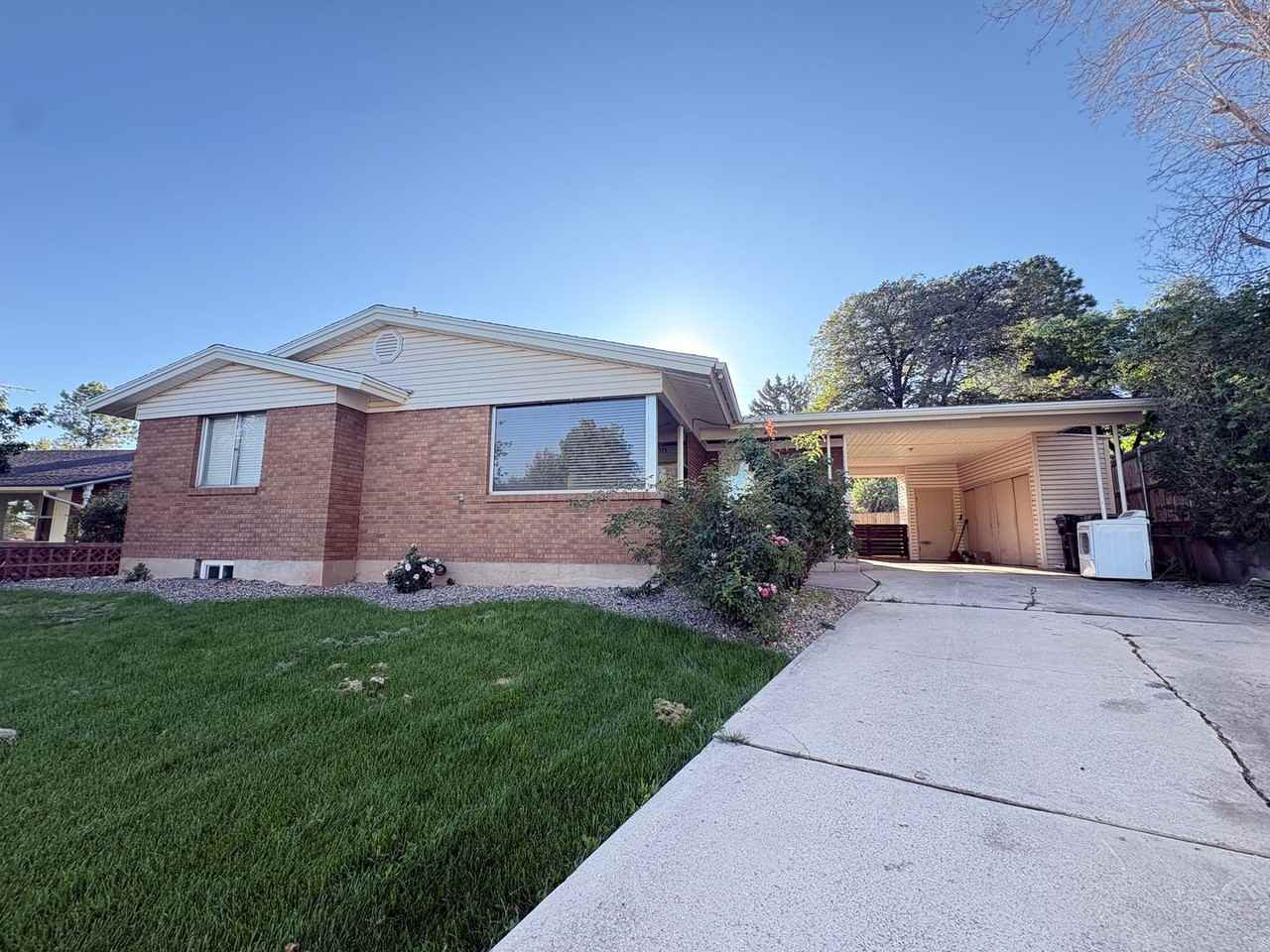 437 Circleway Dr - Photo 2 of 43
