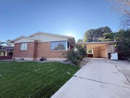 featured image of 437 Circleway Dr