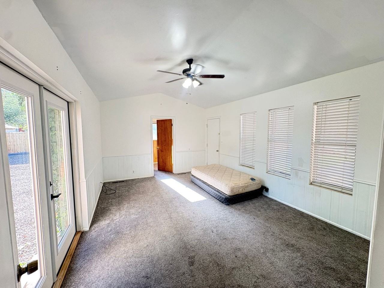 437 Circleway Dr - Photo 6 of 43