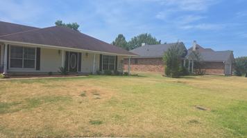 featured image of 466 Mayfair Ct