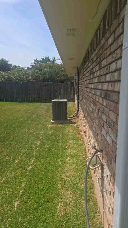 466 Mayfair Ct - Photo 4 of 17