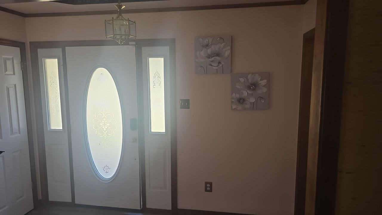 466 Mayfair Ct - Photo 5 of 17