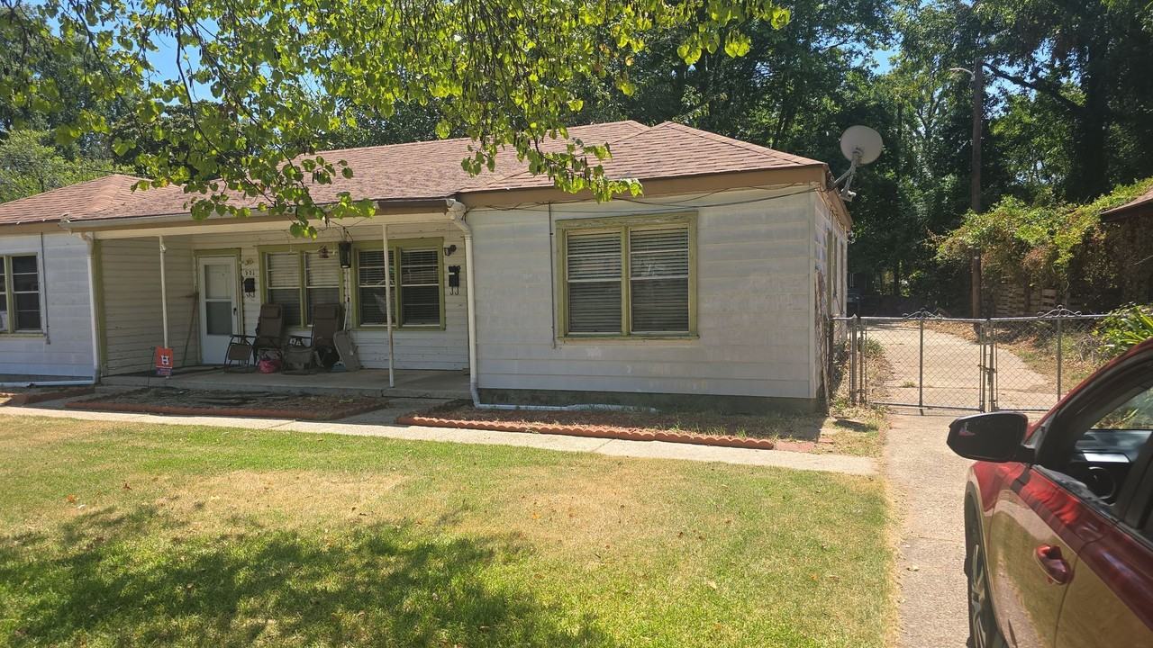 103 State Ct - Photo 2 of 27