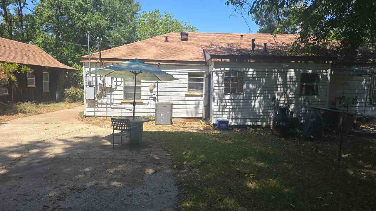 103 State Ct - Photo 3 of 27