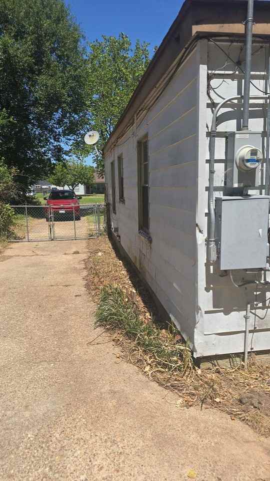 103 State Ct - Photo 5 of 27
