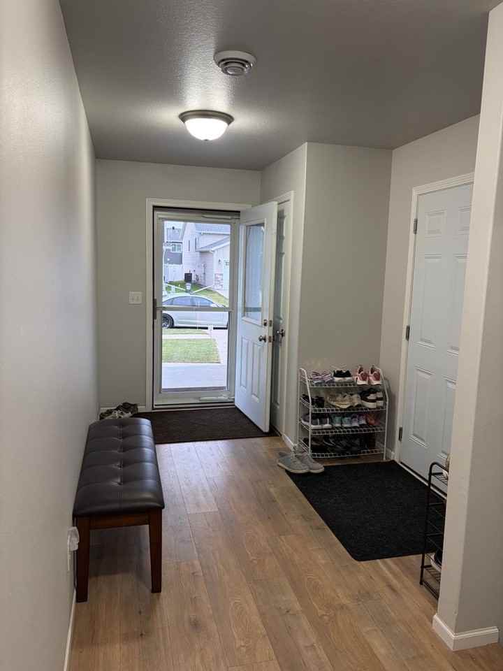 1740 Tobi Ln - Photo 2 of 17