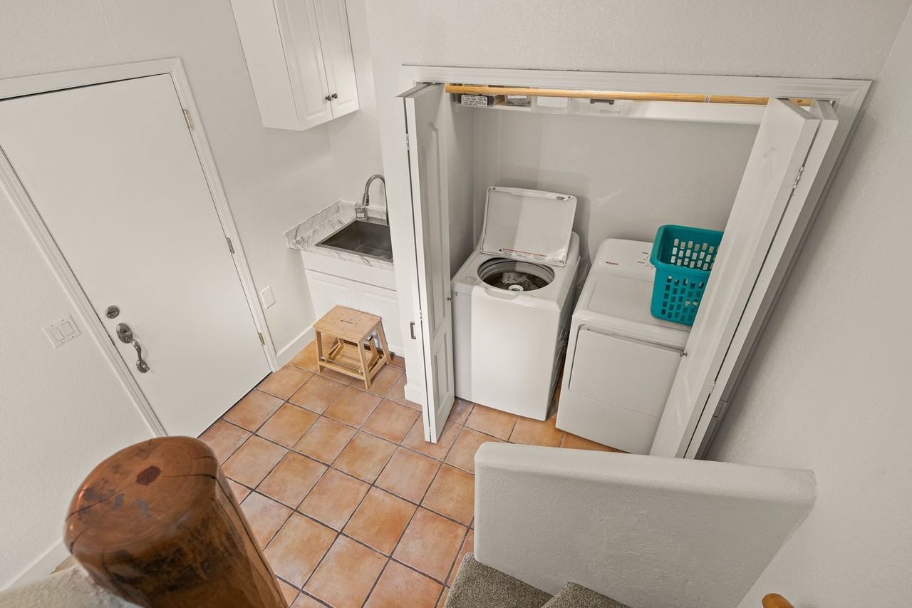 260 Coffee Pot Dr - Photo 7 of 30
