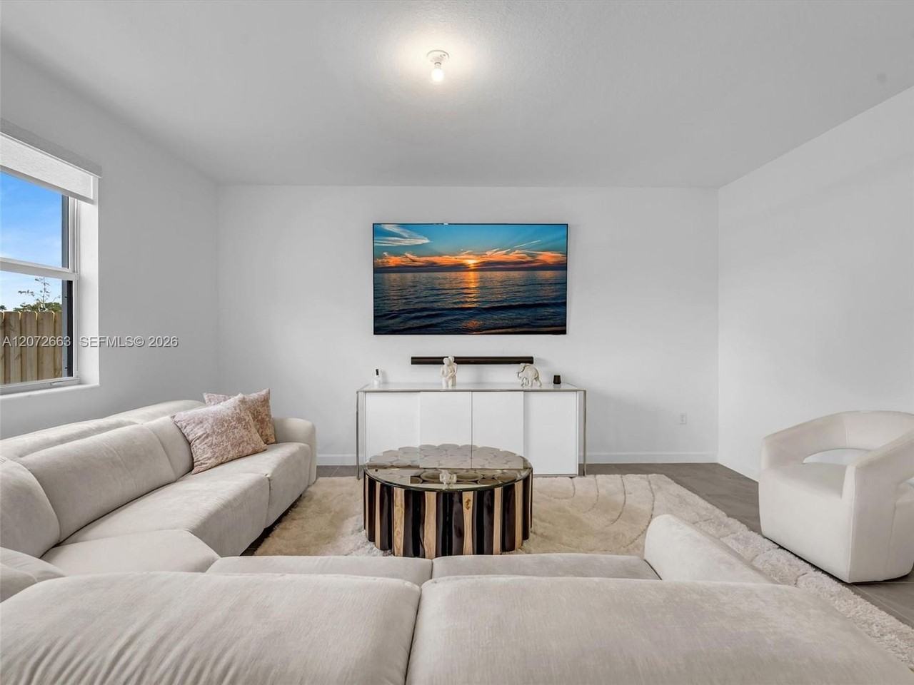 2832 Se 23rd Ave - Photo 5 of 28