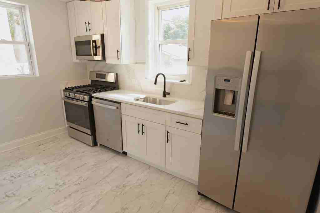 11031 S Pulaski Rd - Photo 3 of 17