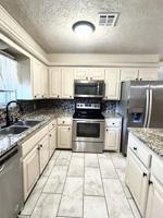 featured image of 7211 Nw Kingsbury Ave