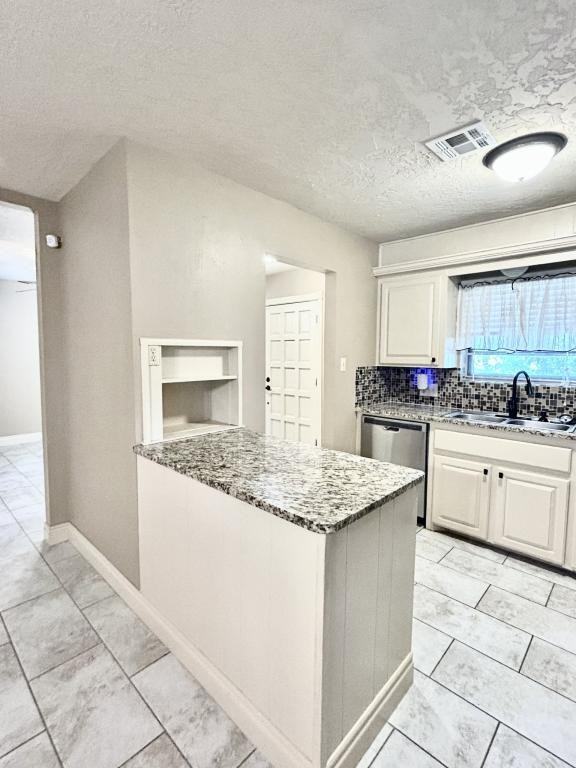 7211 Nw Kingsbury Ave - Photo 3 of 10