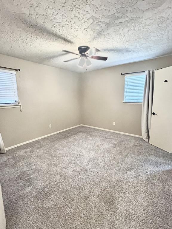7211 Nw Kingsbury Ave - Photo 5 of 10