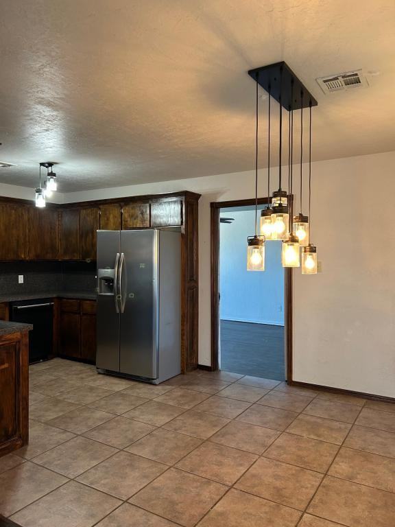 223 Cherokee St - Photo 2 of 14