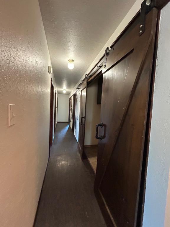 223 Cherokee St - Photo 5 of 14