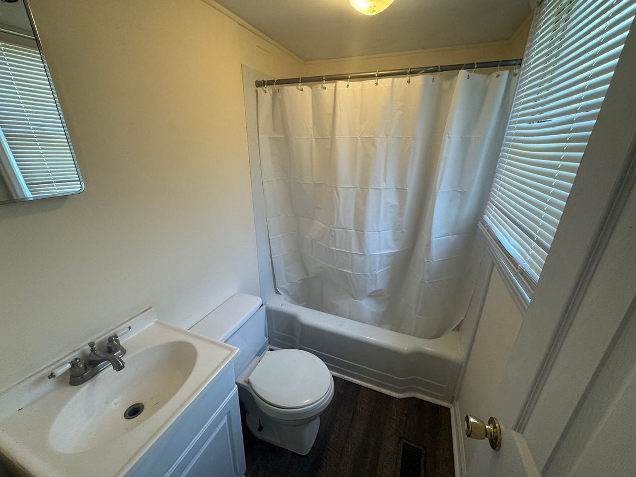 622 Woodlawn Ave - Photo 7 of 7