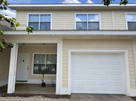 featured image of 28 Courtyard Way