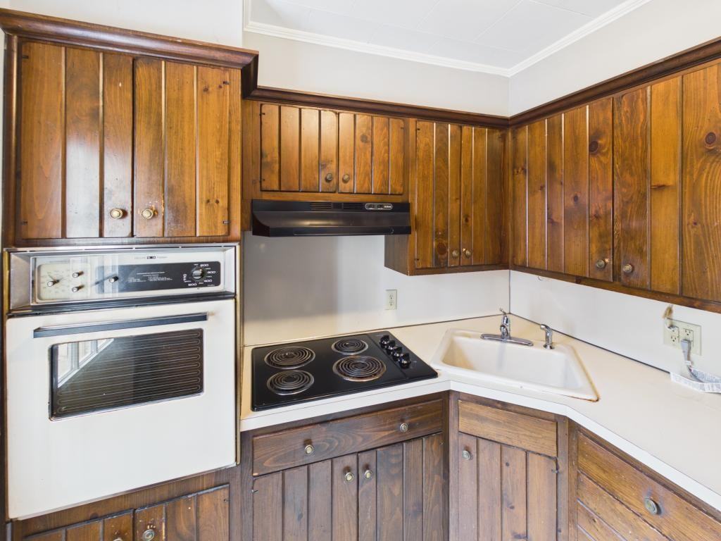 612 W Chestnut St - Photo 5 of 14