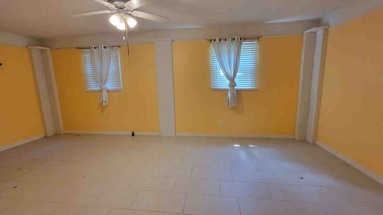 2460 W Angler Ln - Photo 7 of 11
