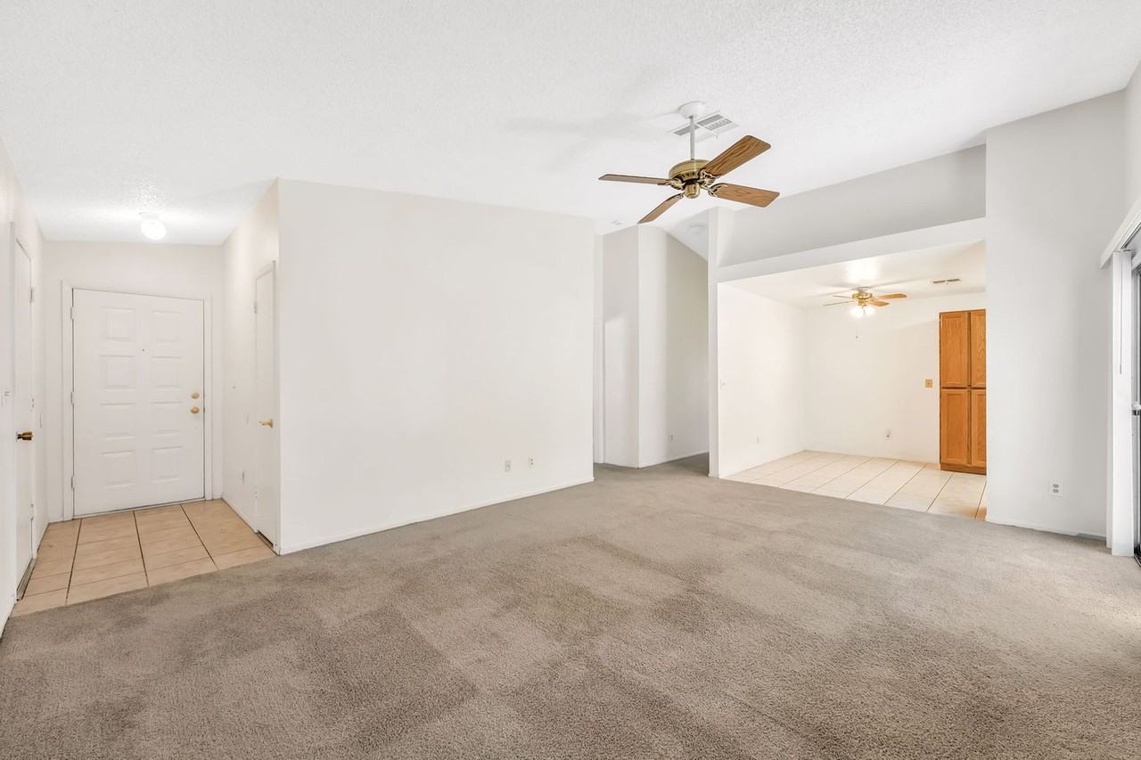 4656 Bumblebee Cir - Photo 3 of 19
