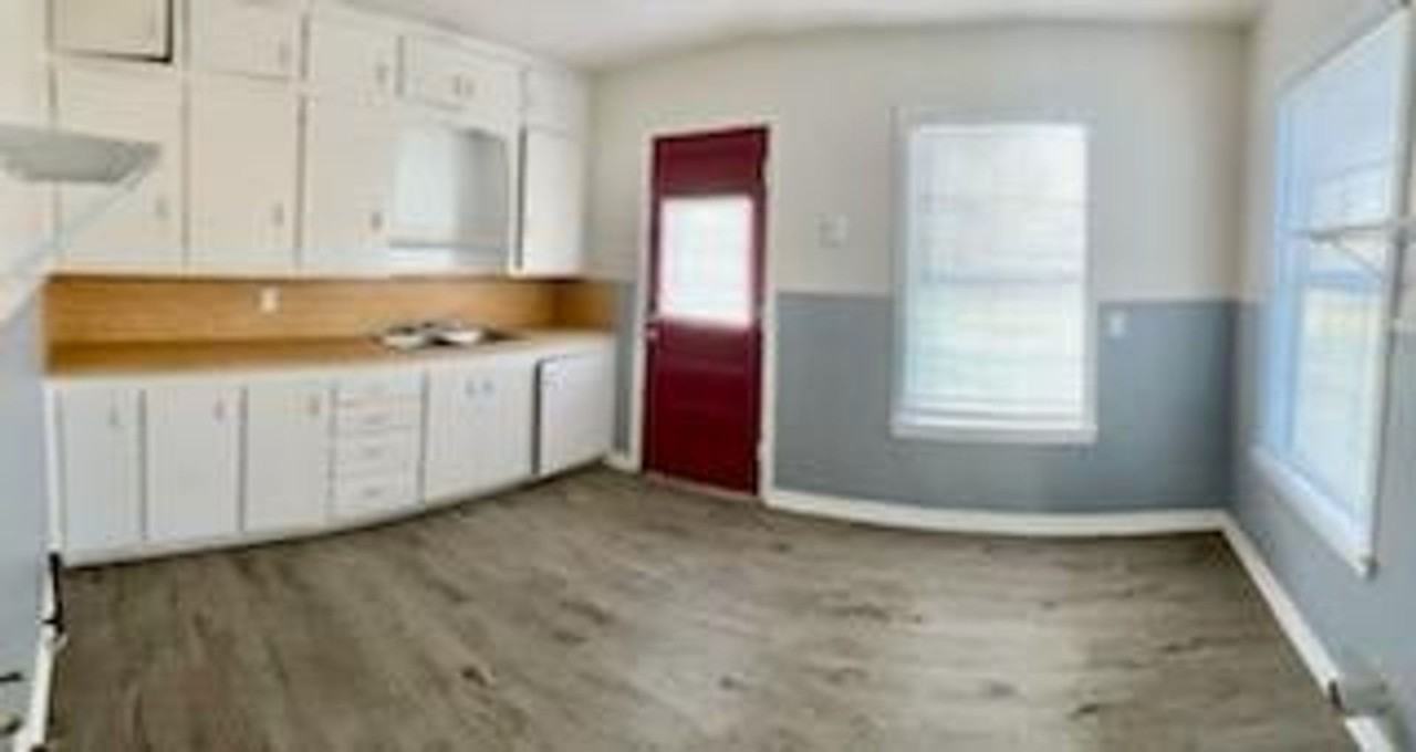 1311 39th St - Photo 4 of 12
