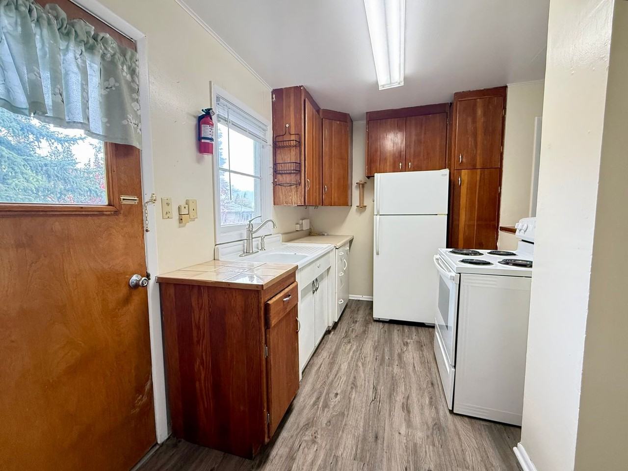 502 F Ave - Photo 4 of 12