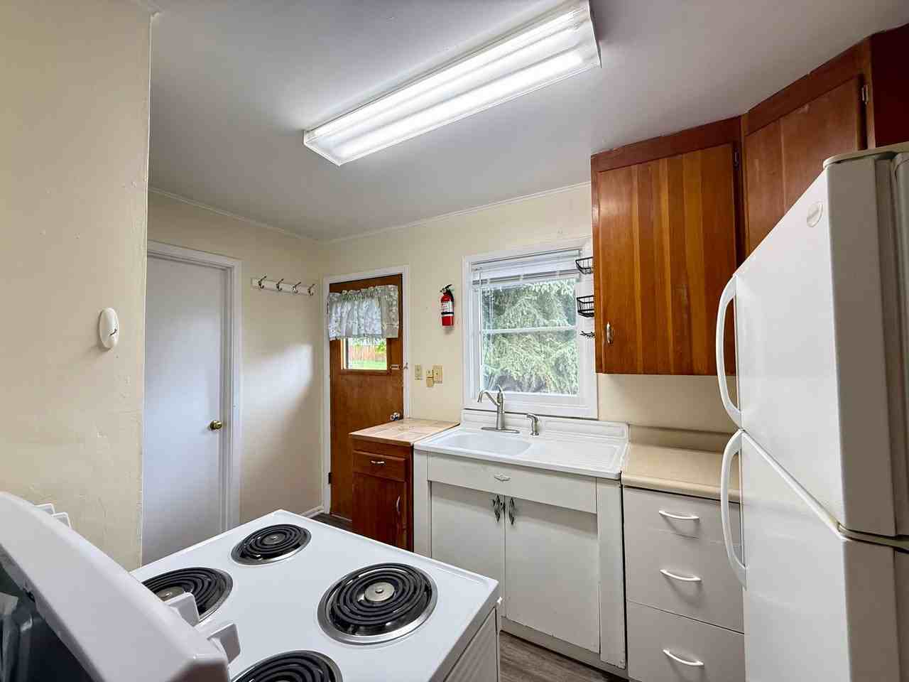 502 F Ave - Photo 5 of 12
