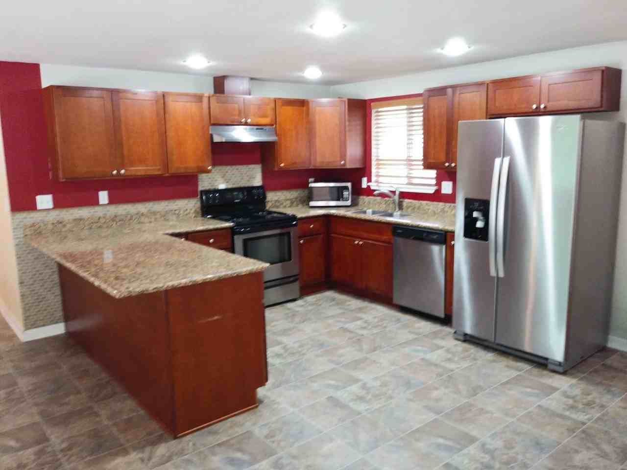 4715 25th Ave Se - Photo 3 of 9