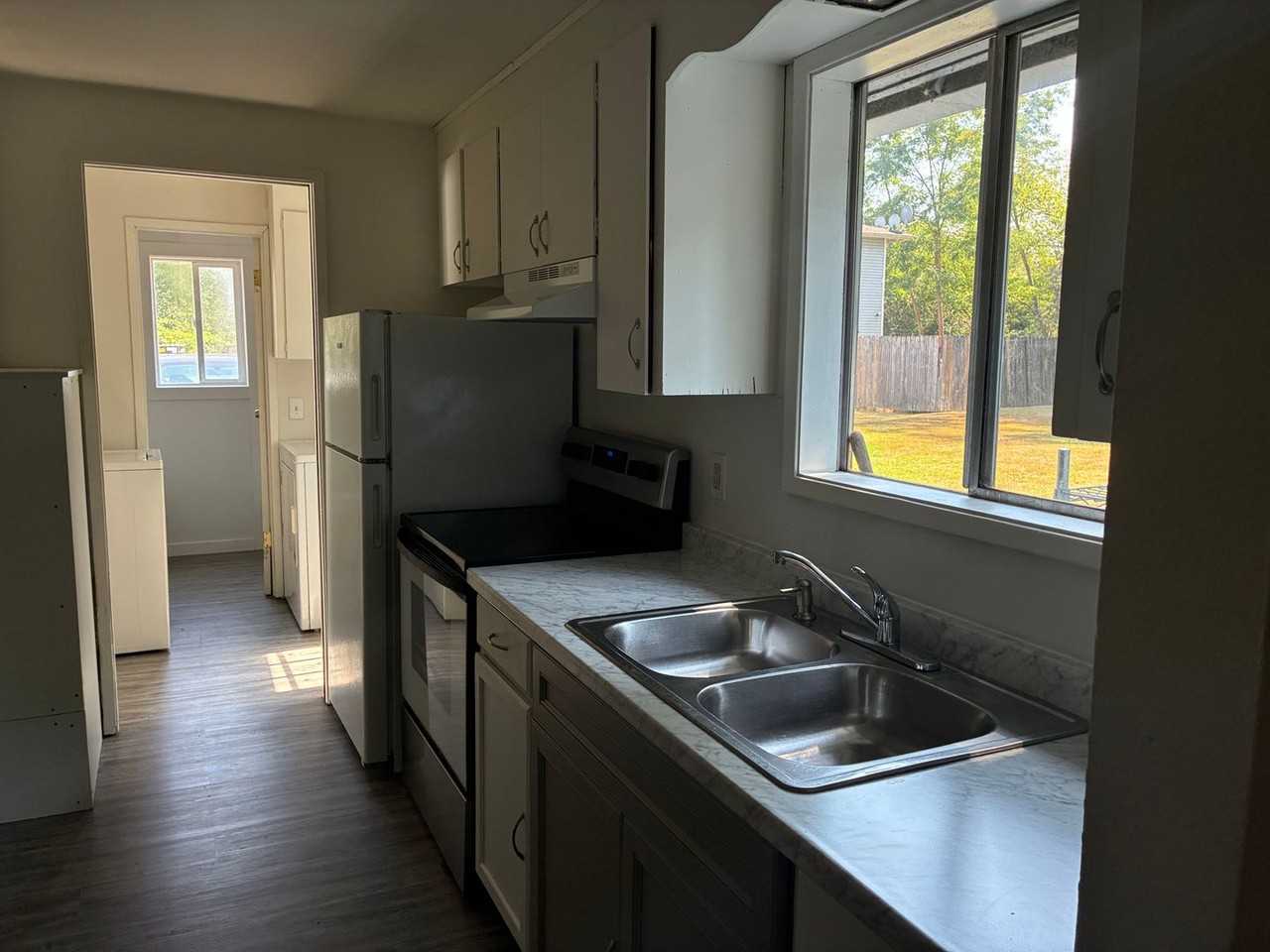 3314 E College Way - Photo 2 of 7
