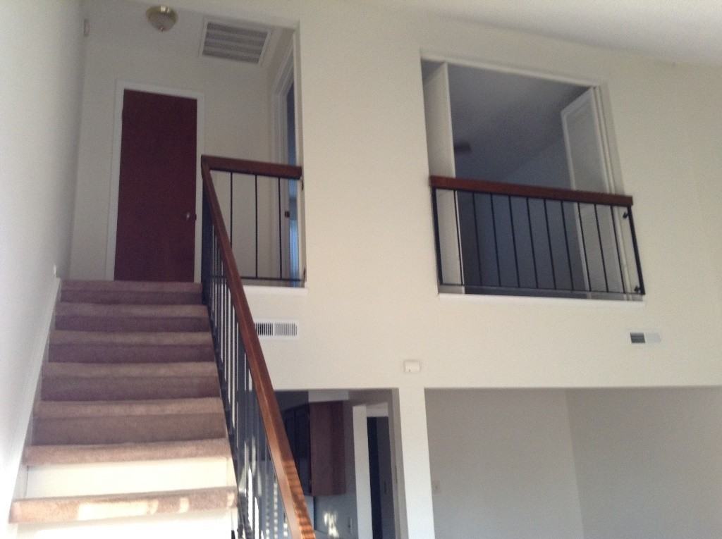1508 Fairfax Dr - Photo 4 of 20