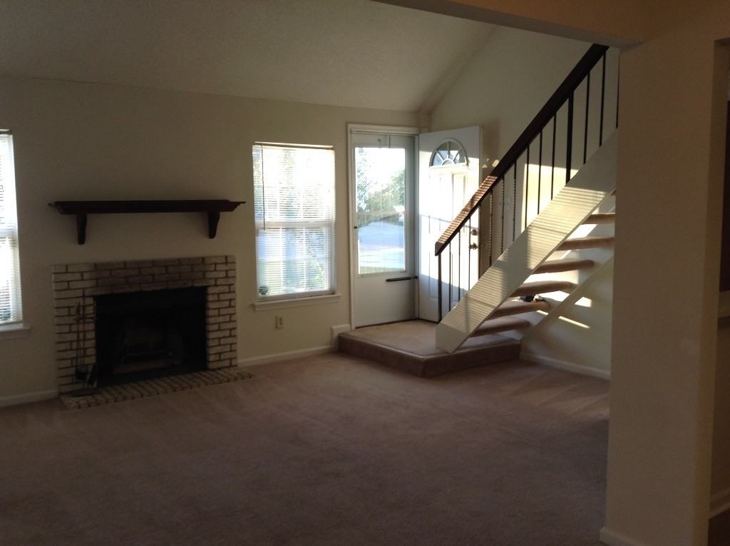 1508 Fairfax Dr - Photo 6 of 20