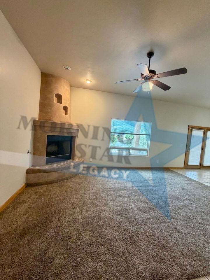 3008 Escenico Ct - Photo 4 of 20