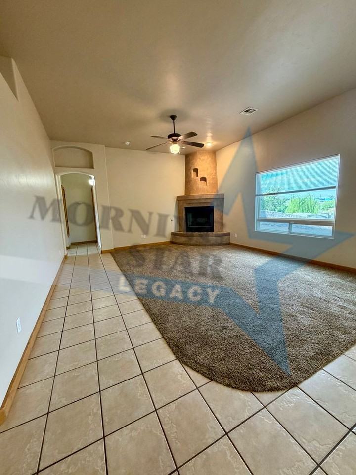3008 Escenico Ct - Photo 5 of 20