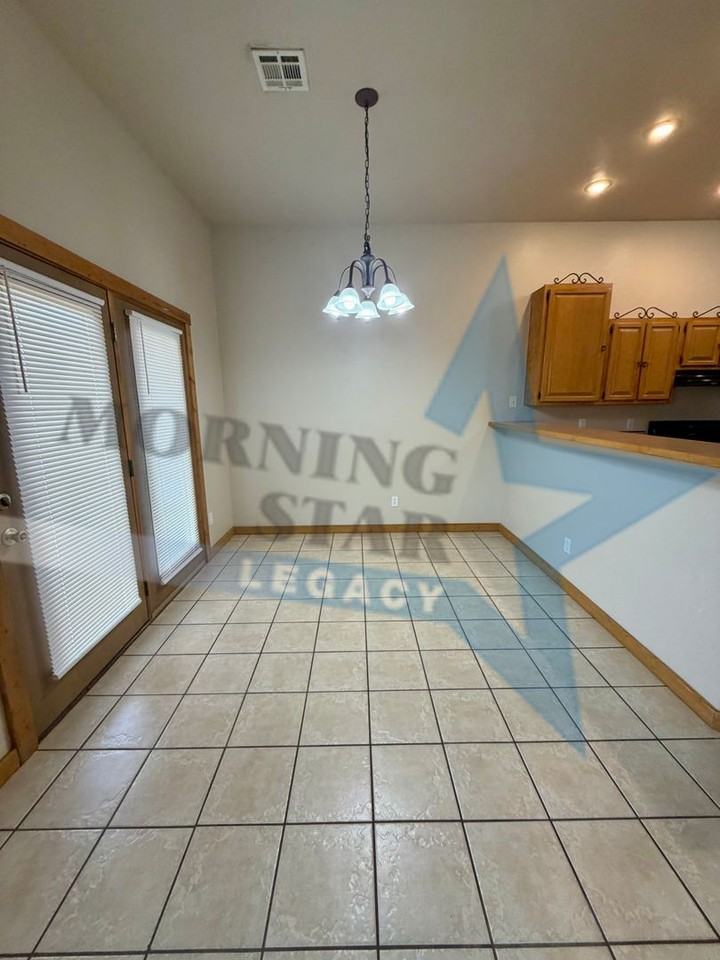 3008 Escenico Ct - Photo 7 of 20