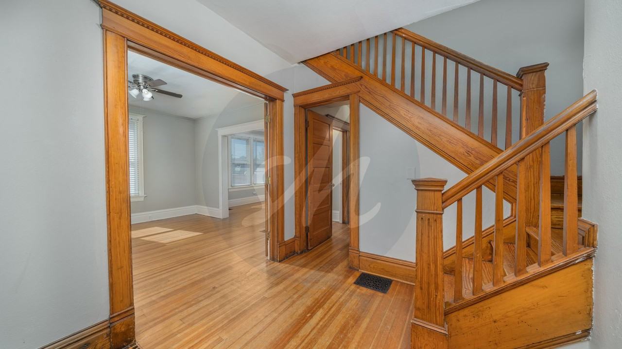 1213 W Colorado Ave - Photo 2 of 16