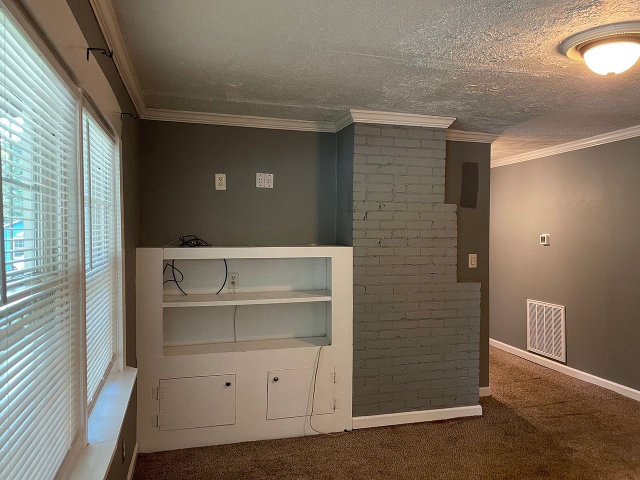 210 Jerry Rd - Photo 3 of 35