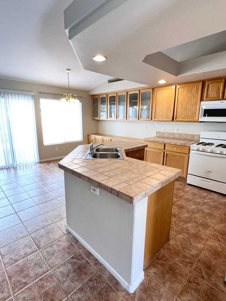 10046 Mesquite Fork Ct - Photo 7 of 10