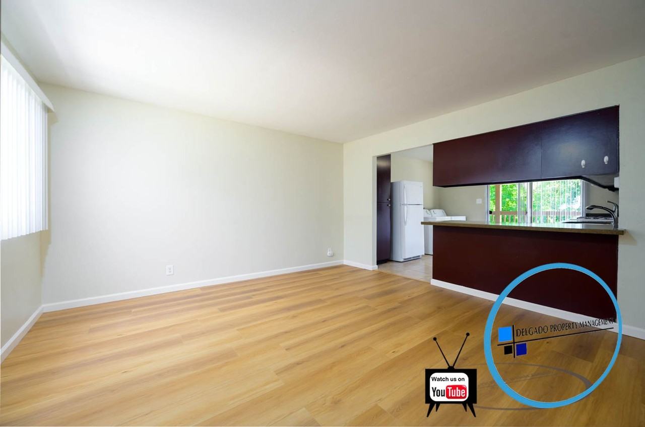 1426 E 4th St - Photo 2 of 12