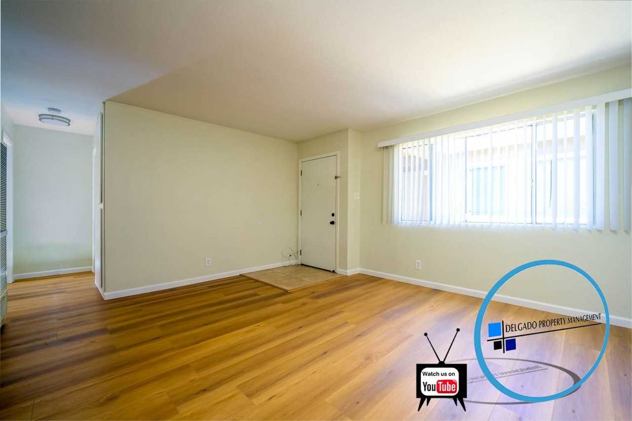 1426 E 4th St - Photo 3 of 12
