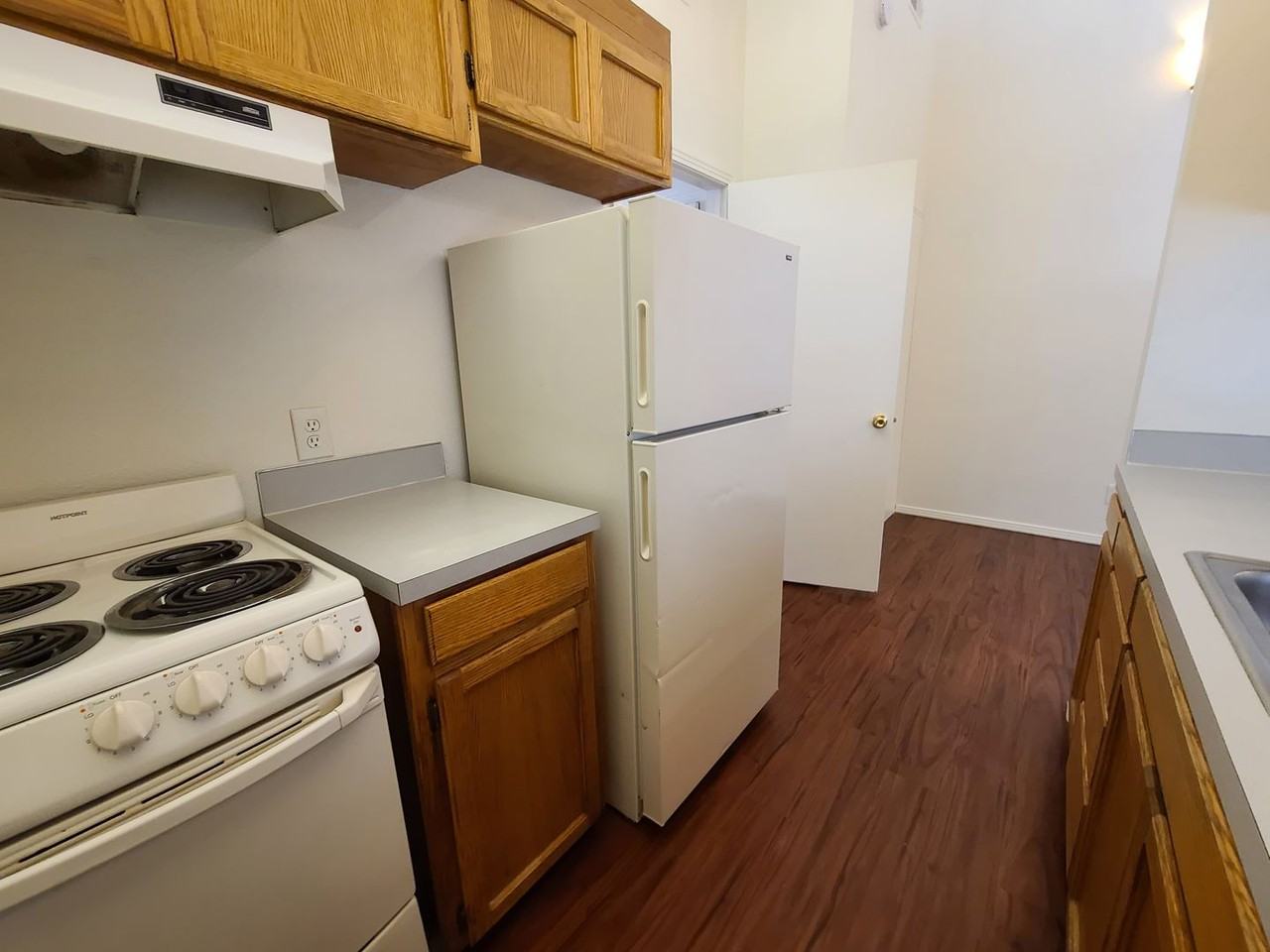 606 W Hays St #B - Photo 6 of 15