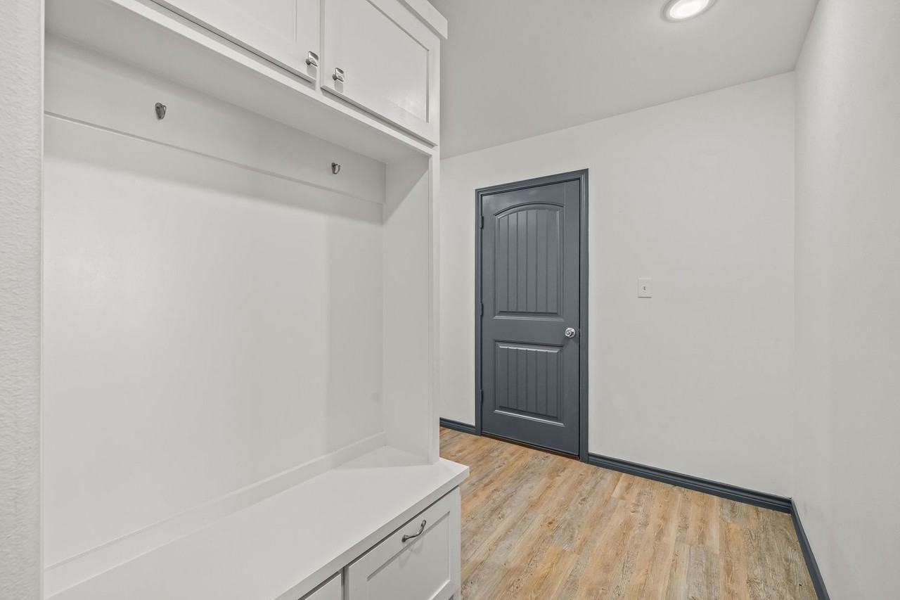 8536 E County Road 5500 - Photo 2 of 36