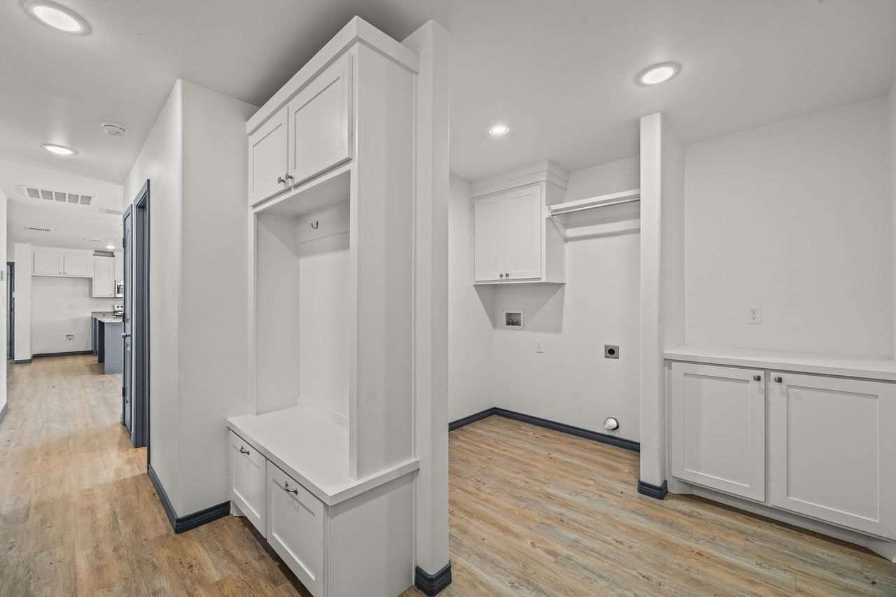8536 E County Road 5500 - Photo 4 of 36