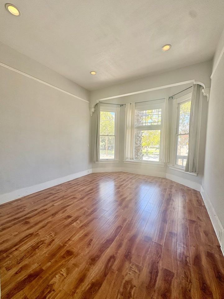 446 W San Fernando St - Photo 4 of 9