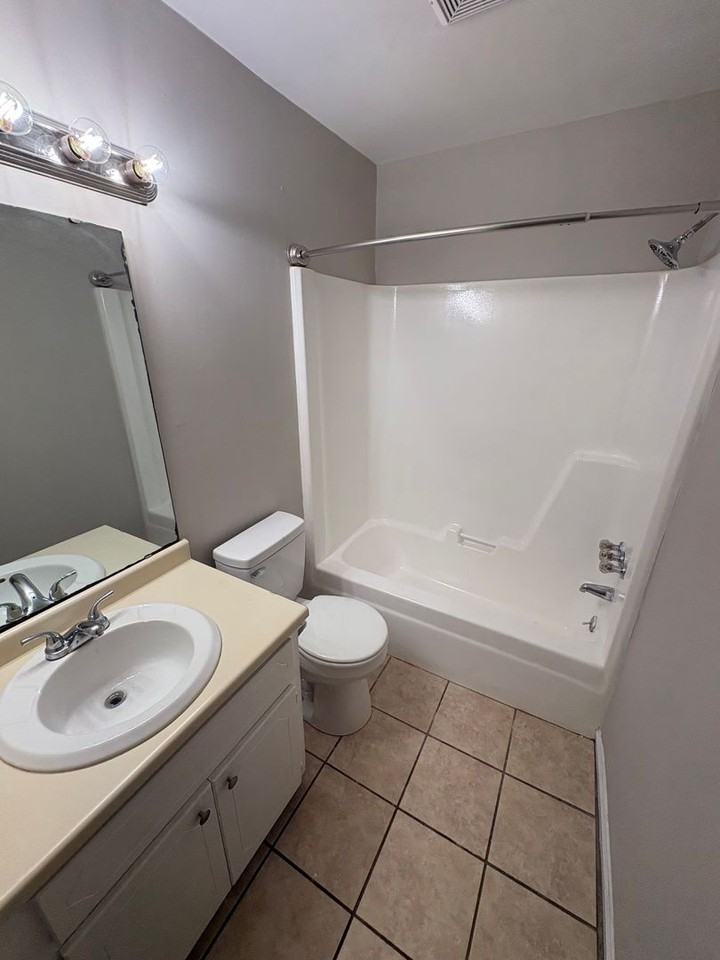 102 Bruce St - Photo 6 of 6