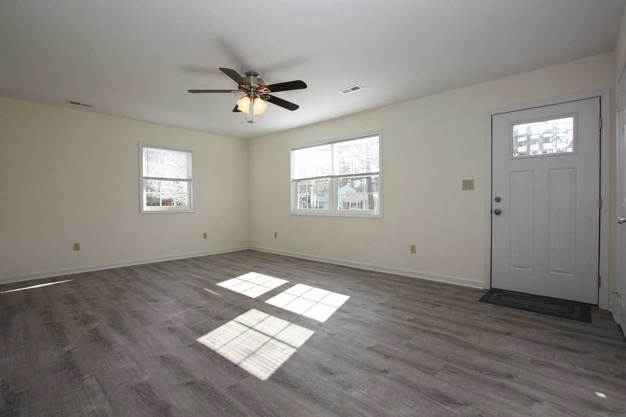 5598 Patricia Dr - Photo 2 of 14