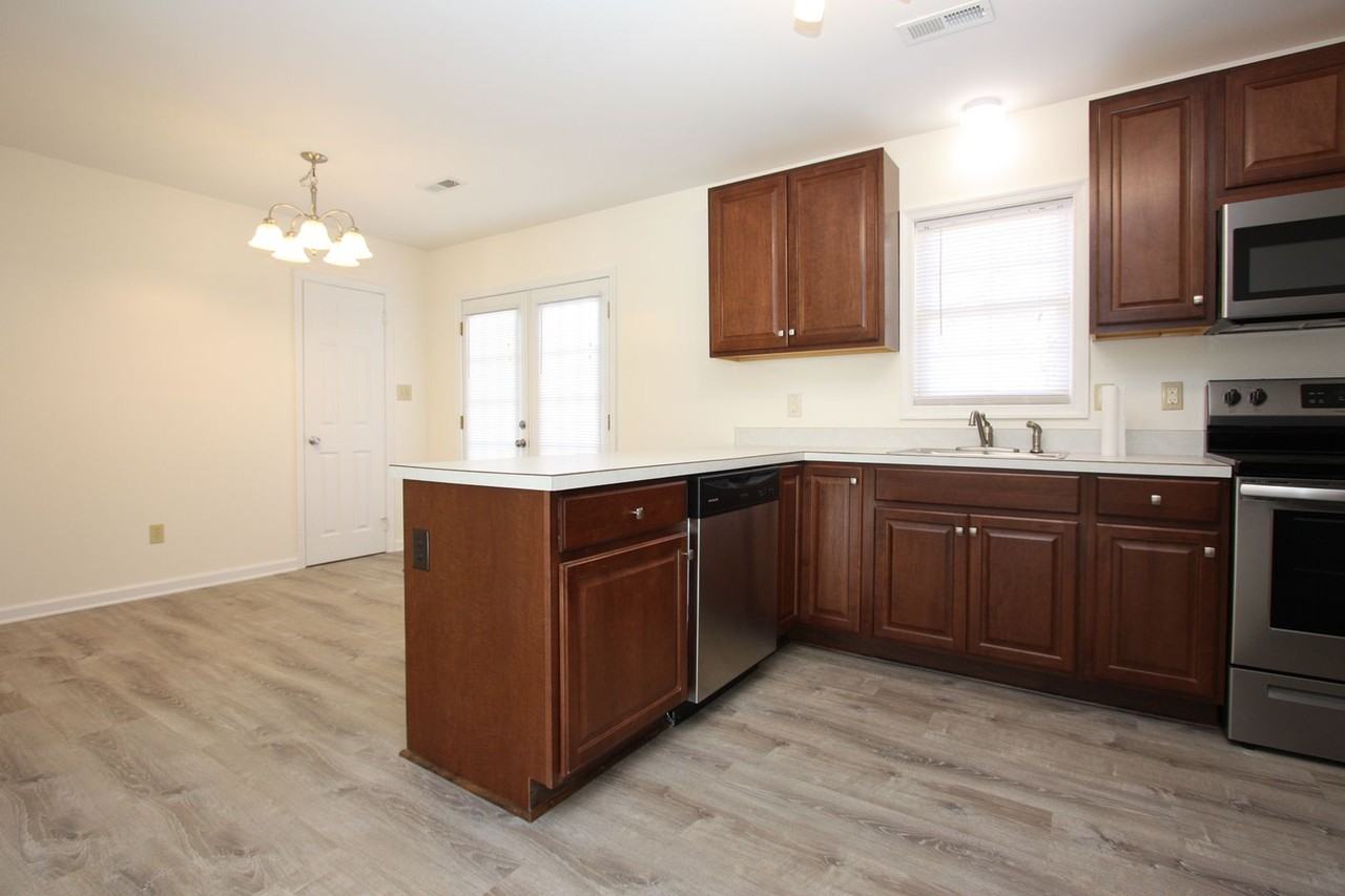 5598 Patricia Dr - Photo 4 of 14