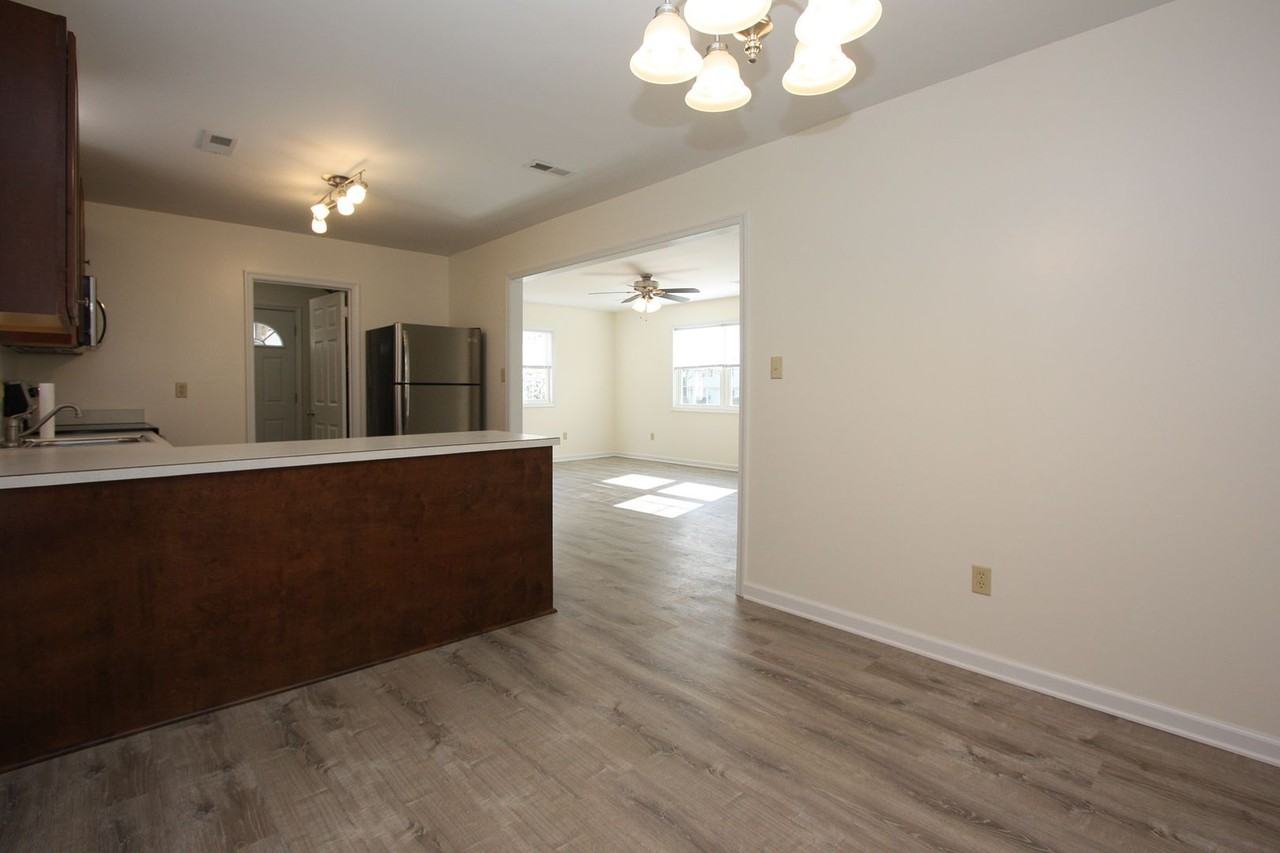 5598 Patricia Dr - Photo 5 of 14