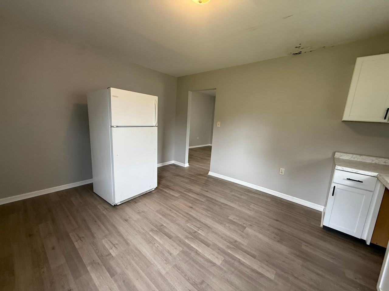 1709 W 9th St - Photo 4 of 10